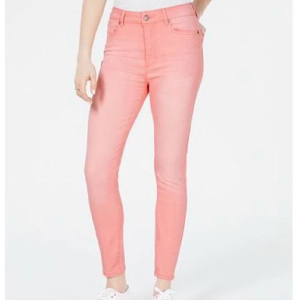 Celebrity Pink High Rise Distressed Stretch Skinny 5-Pockets Denims in Rose Pink